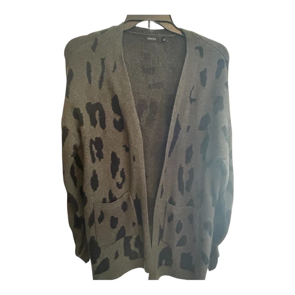 Zesica Gray Leopard Print Cardigan